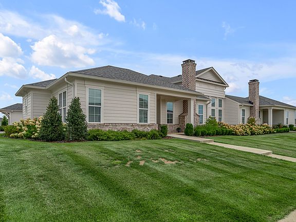 4th image of 133 Lake Point Dr