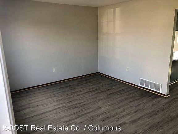 3rd image of 5625 Chatford Dr