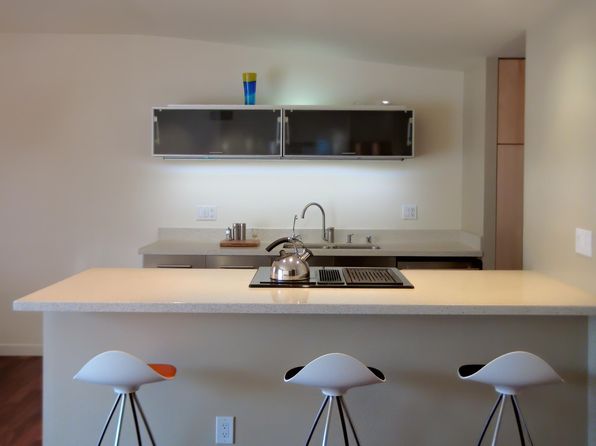 622 S Barrington Ave APT 103