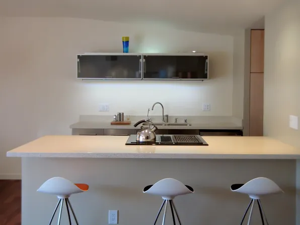 622 S Barrington Ave, Los Angeles, CA