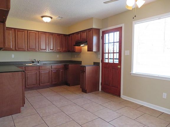 3rd image of 3343 Cloudland Dr