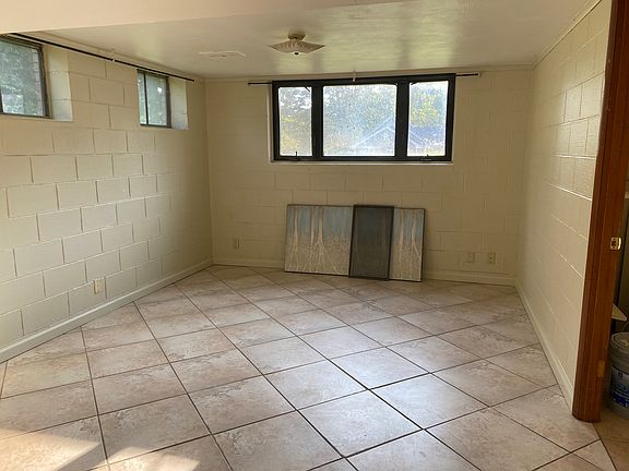 3rd image of 7744 West Blvd