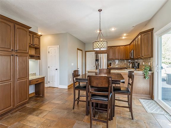 5th image of 5514 Coachlight Dr