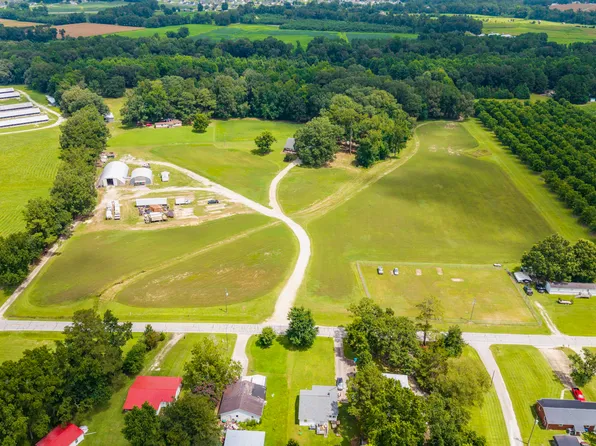 1070 Gregory Fork Road, Richlands, NC 28574