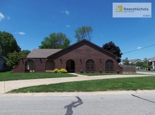 1001 SW Twilight Ln, Blue Springs, MO 64015