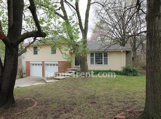 7614 Chadwick St, Prairie Village, KS 66208