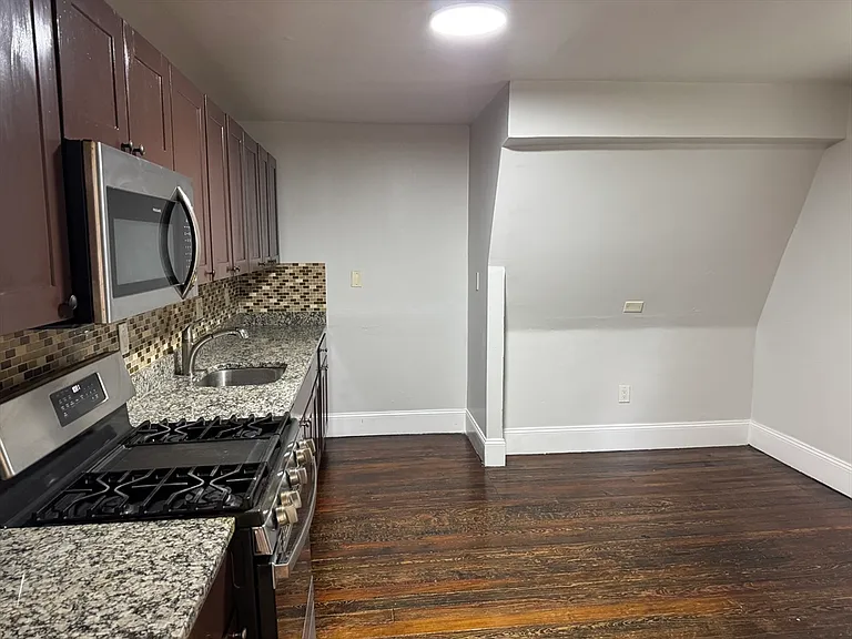 89 Waldeck St #3 — Photo 7