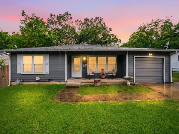 1307 N Gaines St, Ennis, TX 75119