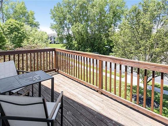 2nd image of 428 Creekwood Dr Unit 210