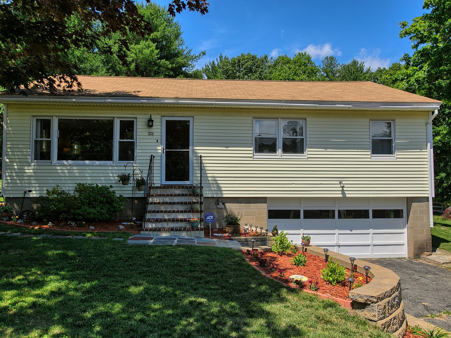 334 Hampshire Rd, Methuen, MA 01844 Zillow