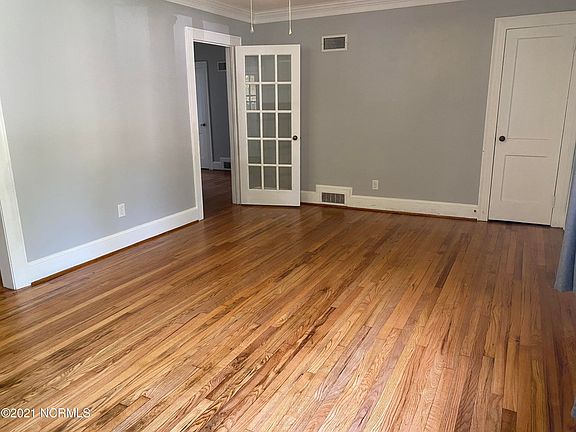 5th image of 102 S Elm St
