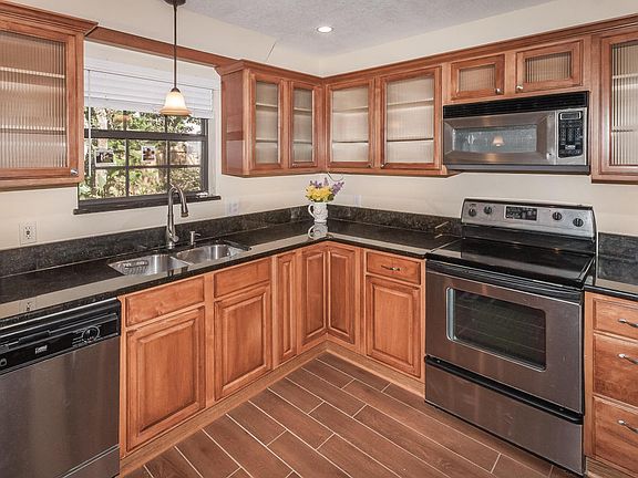 2nd image of 420 Ocean Dr