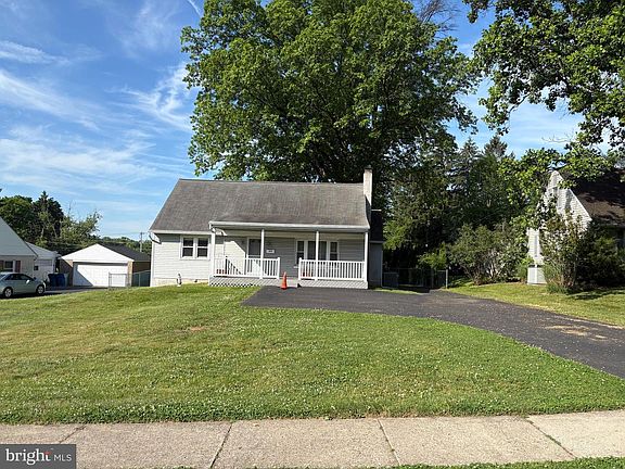 2nd image of 804 Highland Rd
