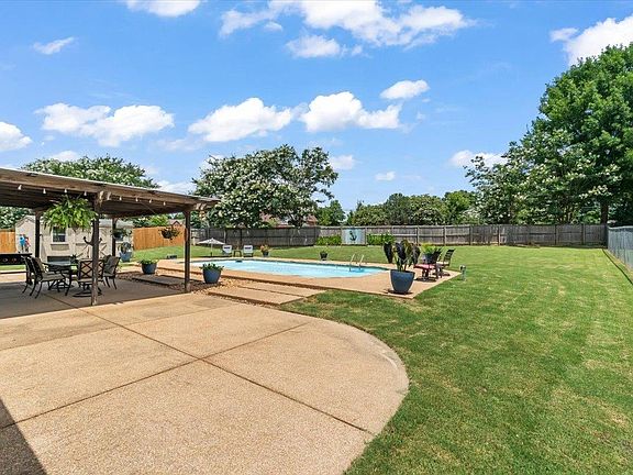 3rd image of 5272 Summer Wind Ln