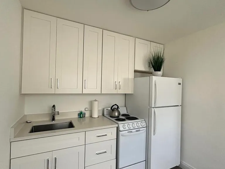 116 SE 9th Ct #1-2 — Photo 2