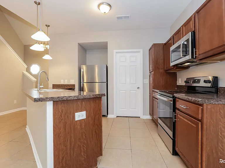 2136 Pine Glen Ct — Photo 3