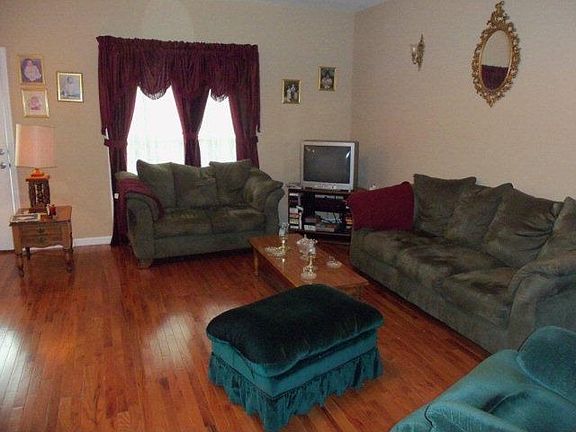 5th image of 131 Norris Dr