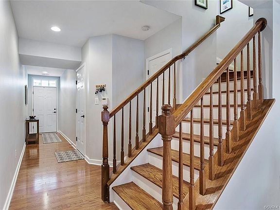 2nd image of 2912 Murano Way