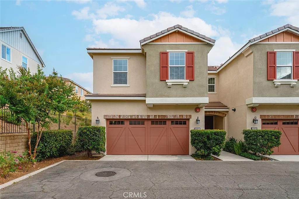 3 bed, 2.5 bath, 1600 sqft, $3,800 — Photo 1