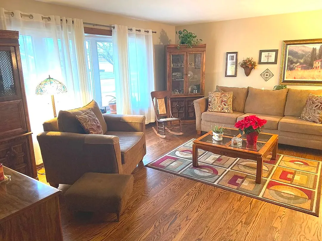 3 bed, 1334 sqft, $2,600 — Photo 3
