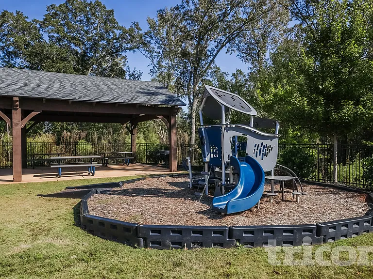 1392 Deutz Dr — Photo 22