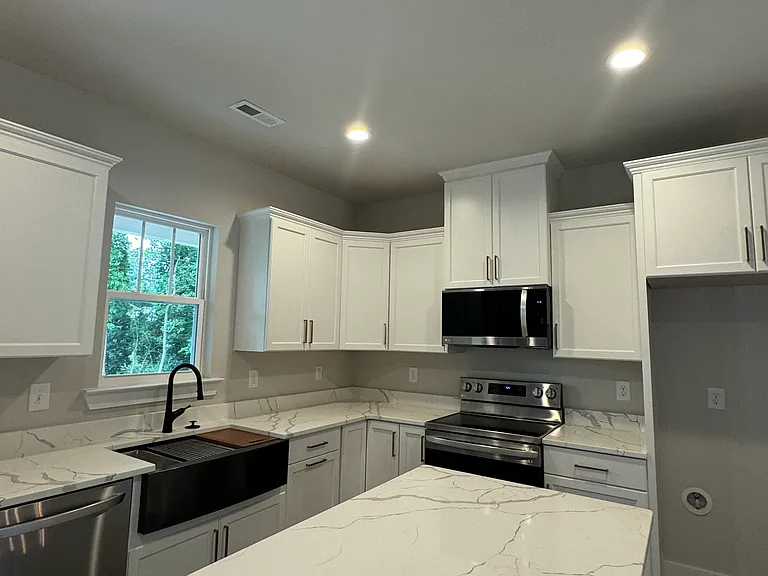 115 Clayton St — Photo 9