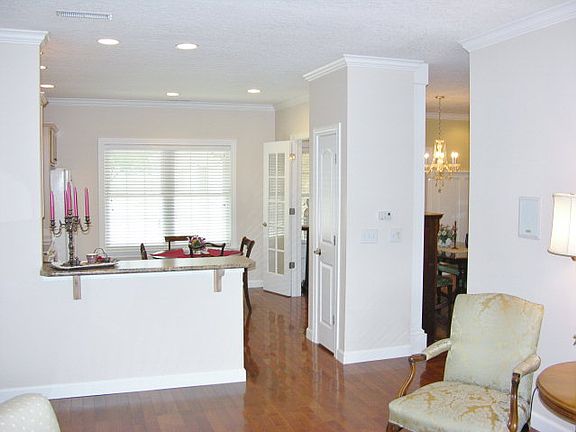 4th image of 12368 Bridge View Dr N