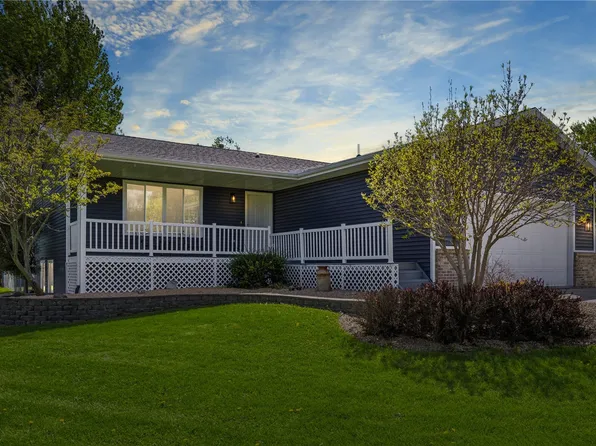 711 Grant St, Walker, IA 52352