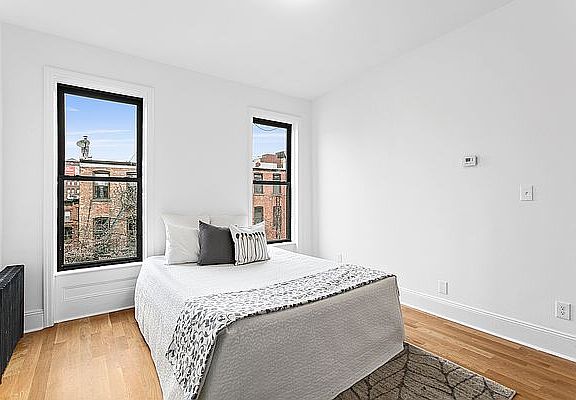 4th image of 447 9th St Floor 2