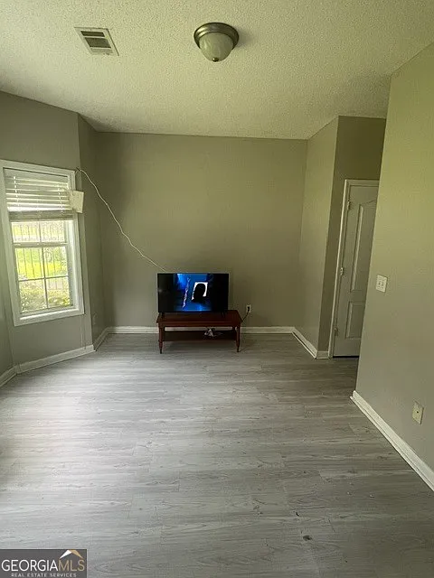 3 bed, 2.5 bath, $1,800 — Photo 4