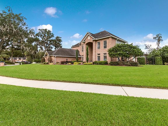 3rd image of 12790 Camellia Bay Dr E