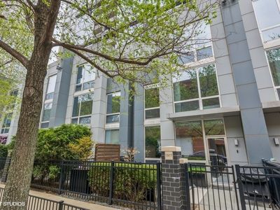 1917 S Calumet Ave, Chicago, IL, 60616