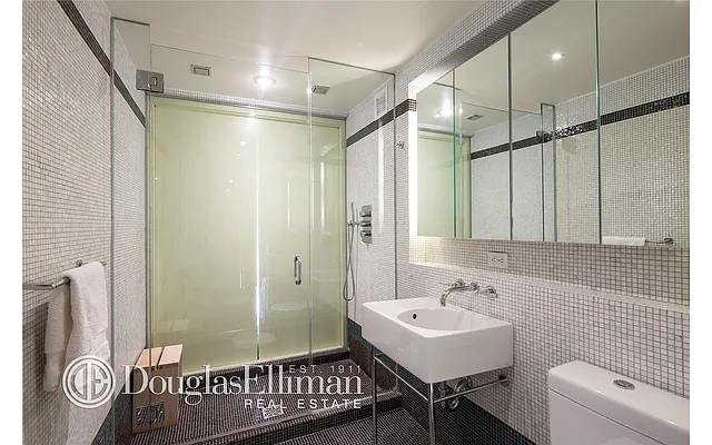 Sold by Douglas Elliman | media 21