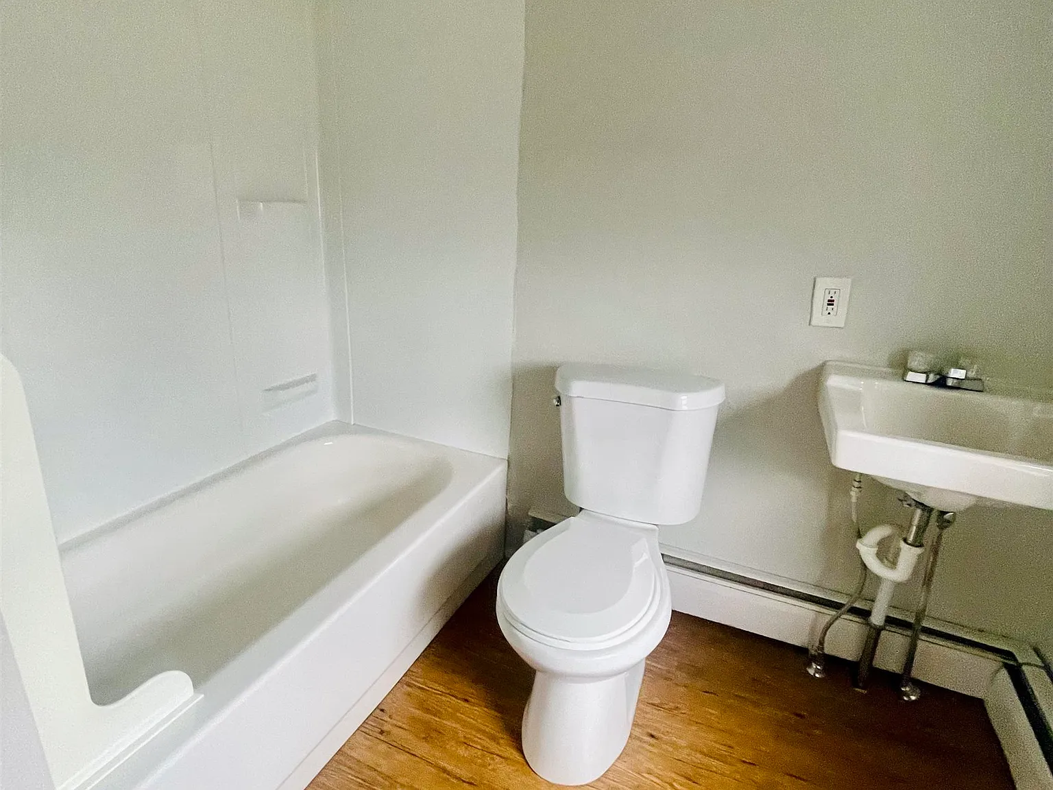 Studio, 1.0 bath, 550 sqft, $1,350 — Photo 3