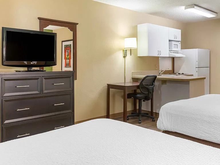 Studio Suite - 2 Full Beds