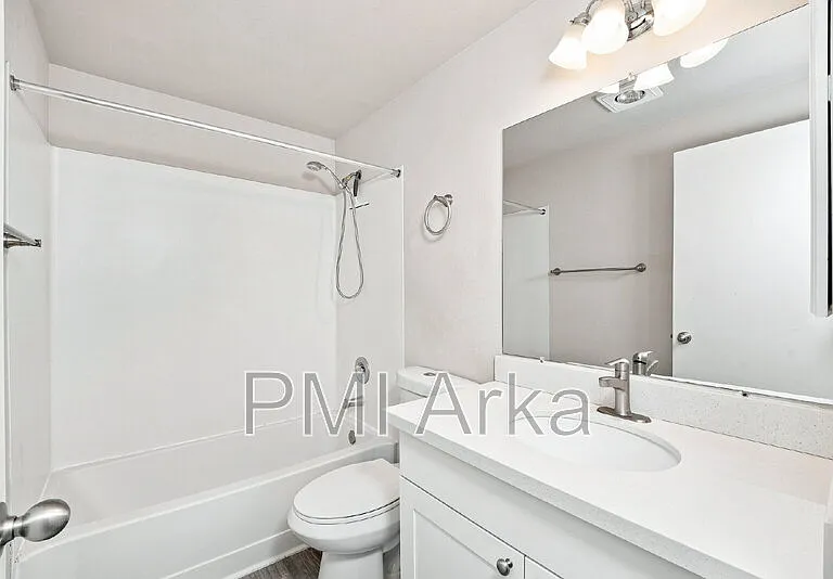 700 Front St S #D203 — Photo 10