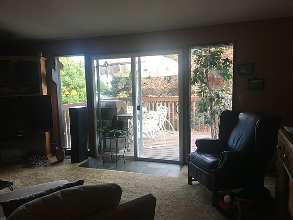 Slider to upper deck