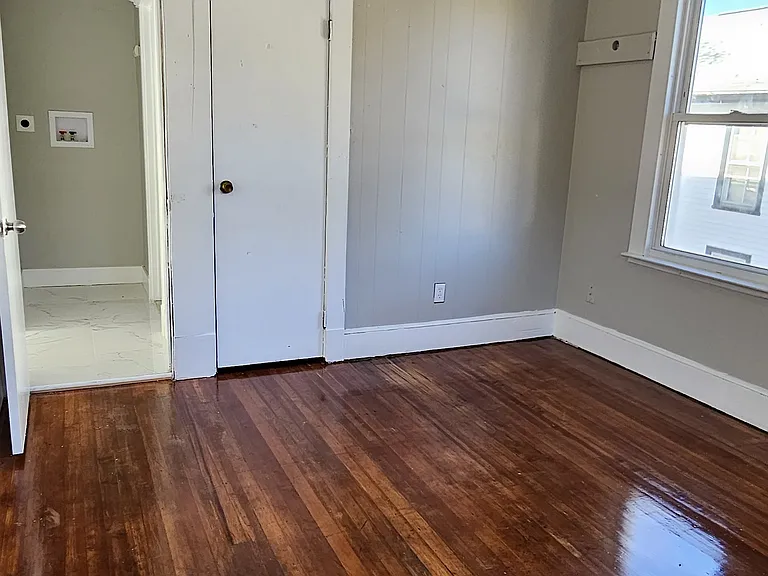 85 Morris St #B — Photo 16