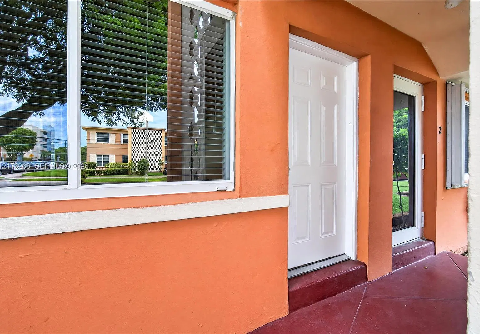 Coral Gardens Condo Bldg — Photo 3