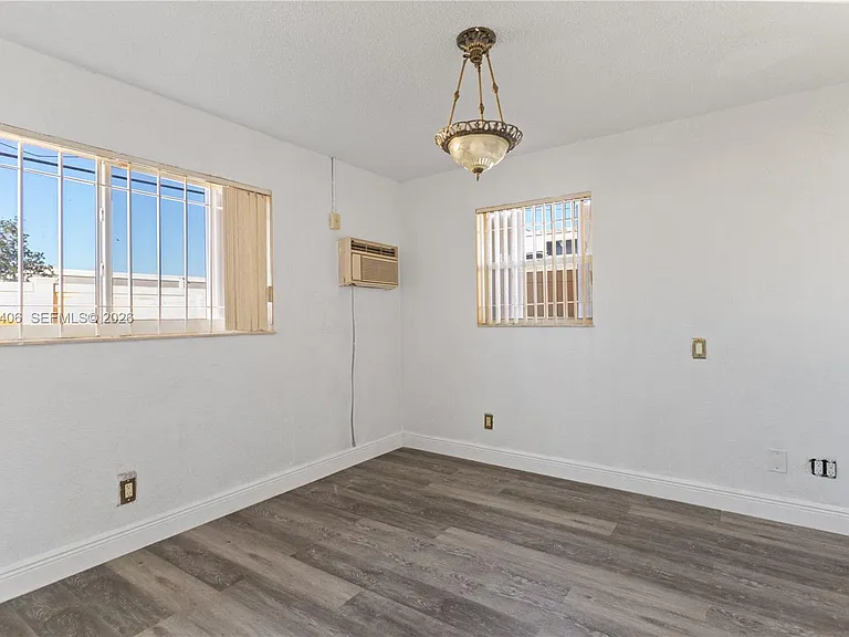 3521 NW 18th Pl — Photo 41
