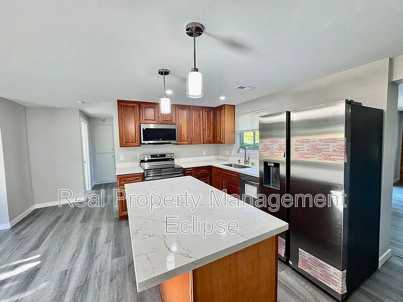 21901 54th Ave W