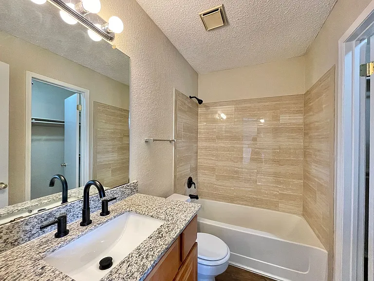 2416 Grasslands Dr — Photo 12