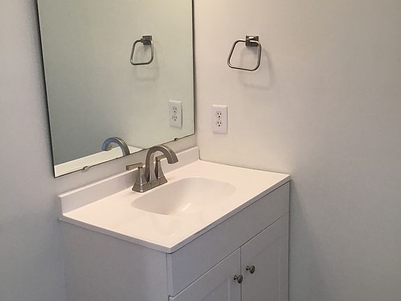 4th image of 6090 Southbay Dr