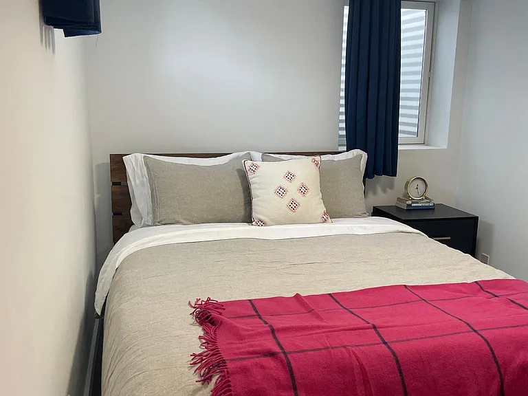 Lower Level Bedroom - Queen Bed