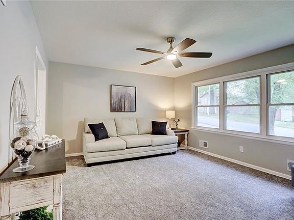 4th image of 3712 S Greenwich Ln