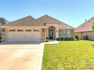 333 Paddle Boat Dr, Granbury, TX 76049