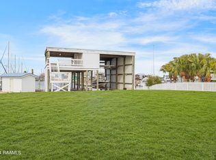 552 Bayview Dr, Cypremort Point, LA 70538