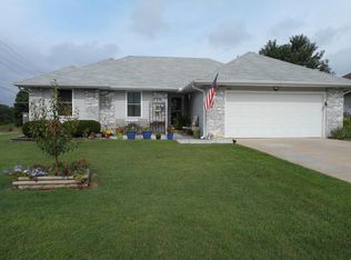 607 S Bradford Ave, Nixa, MO 65714