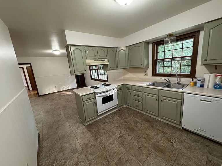 5200 Winterhill Ct — Photo 8