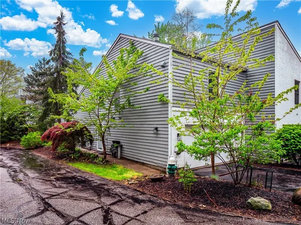 1378 Patti Park, Westlake, OH 44145